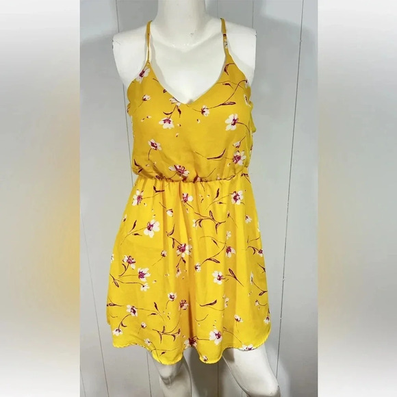 Lush Dresses & Skirts - Lush Dress Women’s Size S Yellow Floral V Neck Pullover Floral Dress Sle…